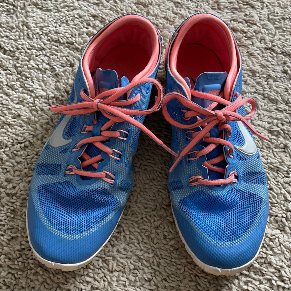 Nike training sneakers for women - blue and coral